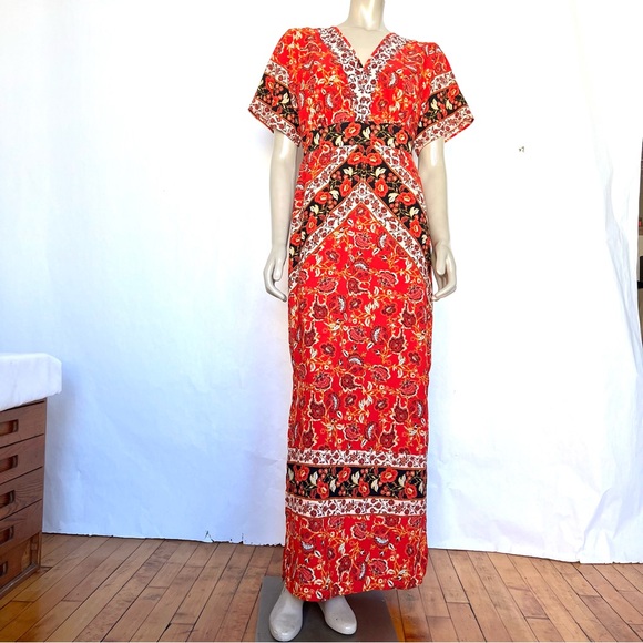 Exhilaration 60s Style Floral Dress - Picture 4 of 16